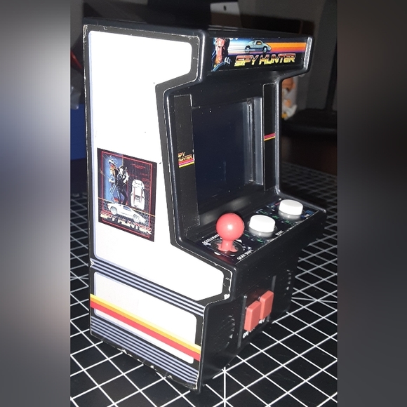 Spy Hunter Mini Arcade Game - Picture 3 of 4